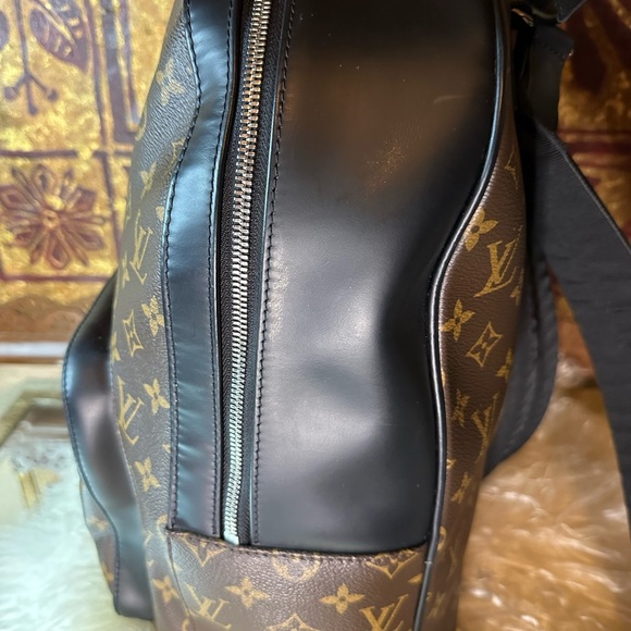 Louis Vuitton Josh backpack with LV Bag charm - Picture 7 of 14